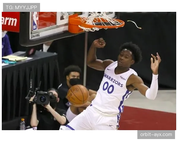 库明加三分投射显著提升 勇士新星展现远投潜力 库明加三分投射显著提升 勇士新星展现远投潜力