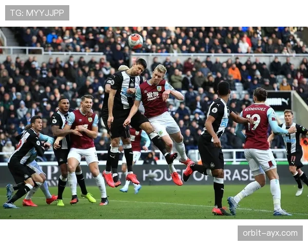 英超红白军团连胜势头强劲，稳健表现巩固榜首地位